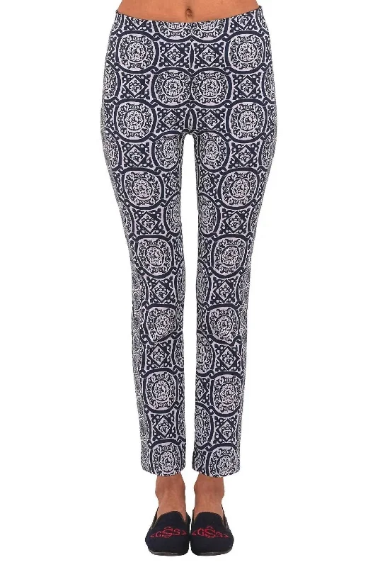 Women’s tapered pants for sleek silhouette -Women's Pull On Pants In Navy