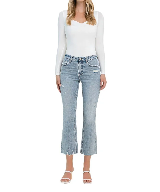 Women’s wide-leg trousers for office style -Cali Kiss Kick Flare Jeans - Plus In Washed Blue