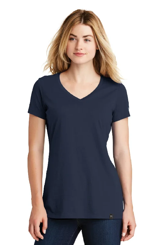 Women’s crewneck tops for classic design -New Era Womens Heritage Short Sleeve V-Neck T-Shirt - Navy Blue