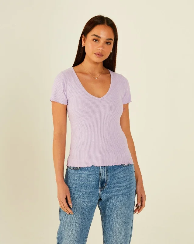 Women’s knit sweater tops for cool weather -Este T-Shirt Purple Rose