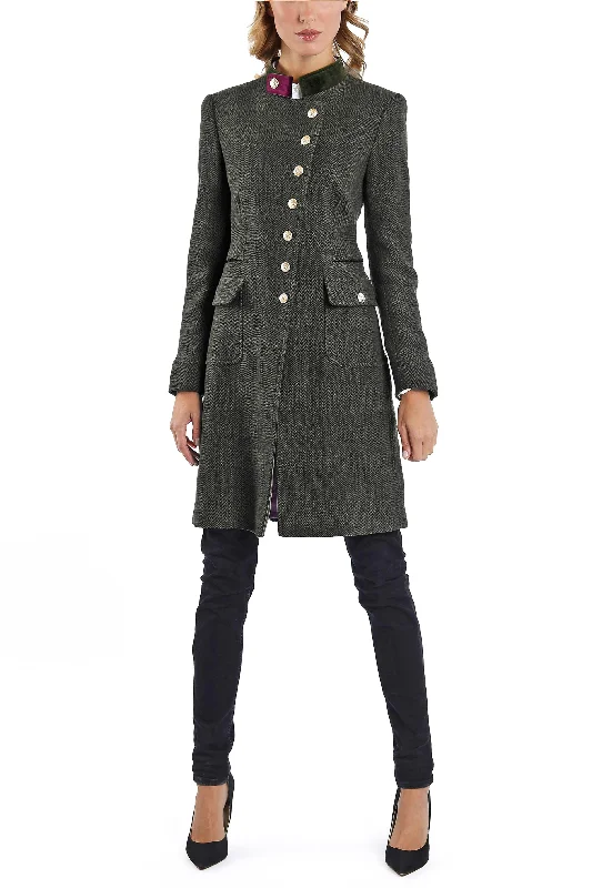 Women’s fleece-lined jackets for added warmth -Long-blazer from cashmere in dark green herringbone