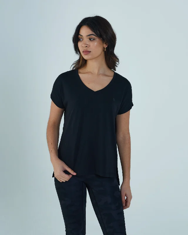 Women’s sweater tops for cozy warmth -Lake T-Shirt Black