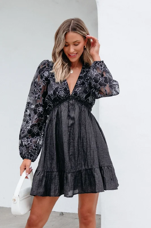 Women’s shift style dresses for laid-back elegance -Black Floral Sheer Sleeve Textured Mini Dress